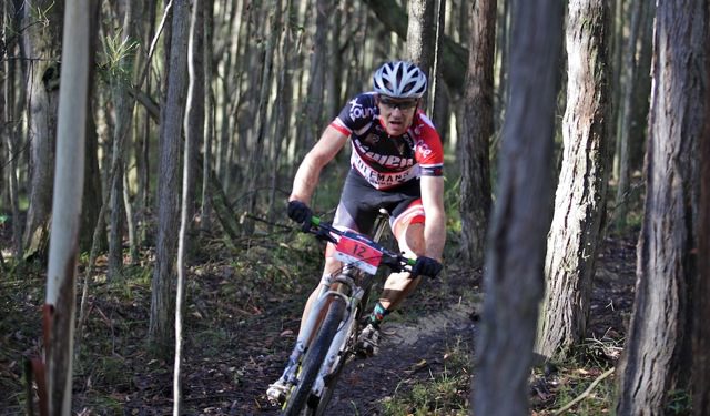 Andrew Blair chases the lead group. Photo: CycleNation Andrew Blair chases the lead group. Photo: CycleNation