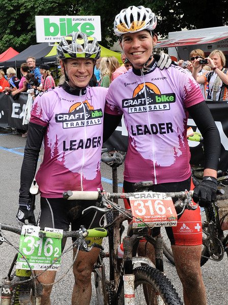 Women's winners Sally Bigham (GBR), left and Milena Landtwing (SUI) of Centurion-Vaude/Topeak Ergon © CRAFT BIKE TRANSALP/Peter Musch Women's winners Sally Bigham (GBR), left and Milena Landtwing (SUI) of Centurion-Vaude/Topeak Ergon © CRAFT BIKE TRANSALP/Peter Musch