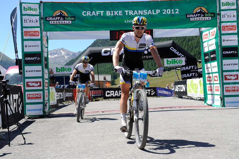 Team Bulls, fourth men team today, arrives in Livigno, in front Karl Platt (GER), Tim Böhme (GER) behind © Craft Bike Transalp/Peter Musch Team Bulls, fourth men team today, arrives in Livigno, in front Karl Platt (GER), Tim Böhme (GER) behind © Craft Bike Transalp/Peter Musch
