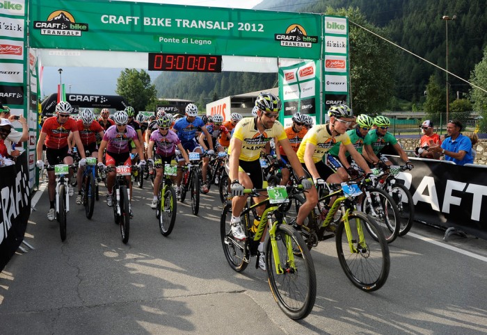 Start in Ponte di Legno with overall leaders Alban Lakata (AUT) and Robert Mennen (GER) leading the field © Craft Bike Transalp/Peter Musch Start in Ponte di Legno with overall leaders Alban Lakata (AUT) and Robert Mennen (GER) leading the field © Craft Bike Transalp/Peter Musch