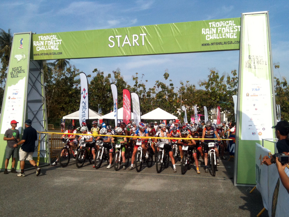 Competitors line-up on the start line ahead of the first stage Photo: Team Bulls