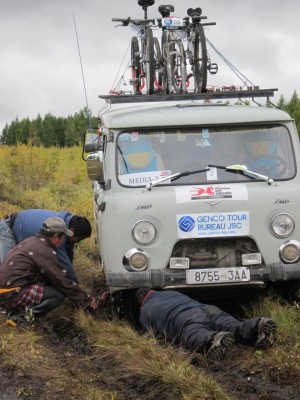 The start of things to come: Bogged on stage 3. Photo © Mike Blewitt