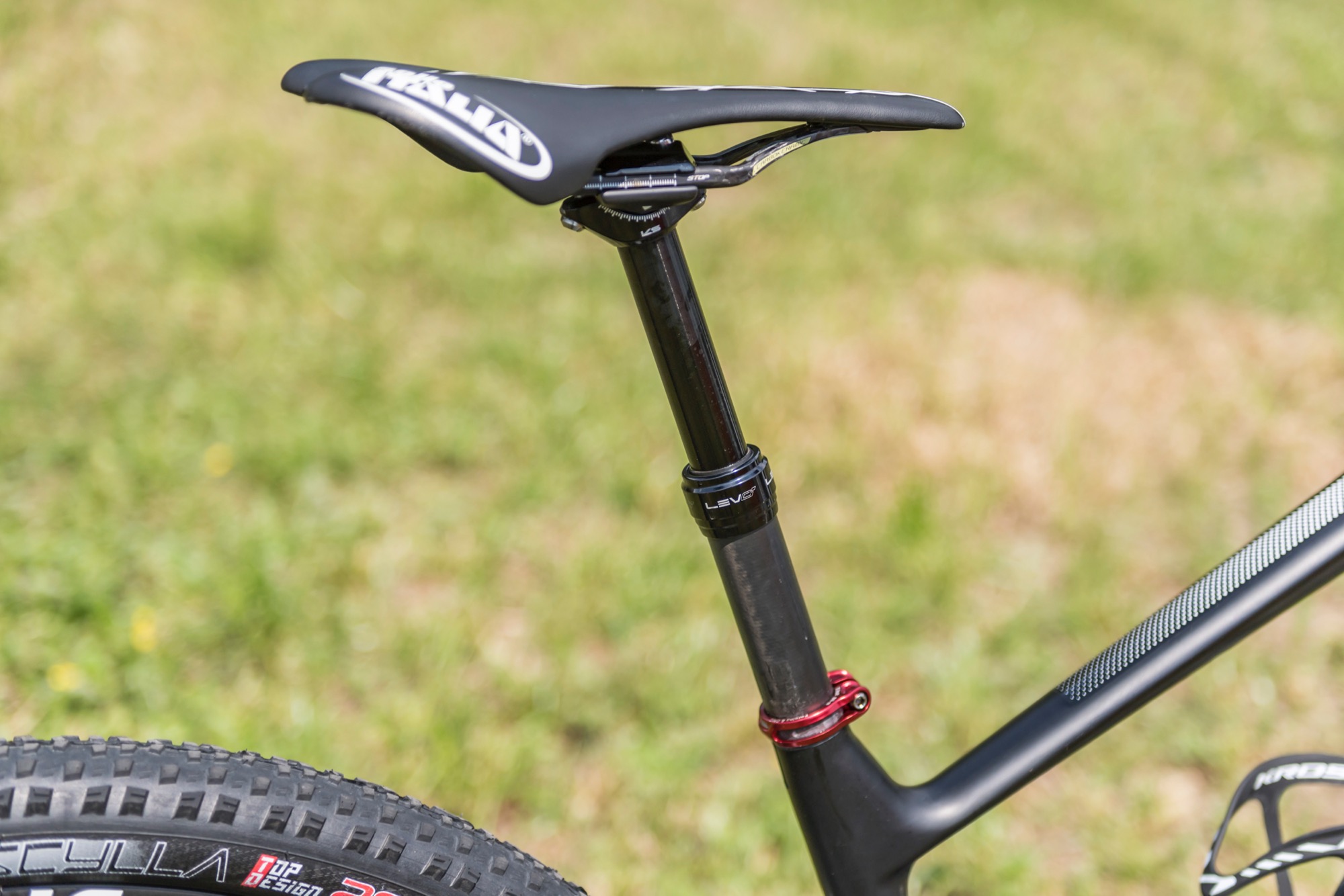 Jolanda Neff's XTR equipped Kross Earth | MarathonMTB.com